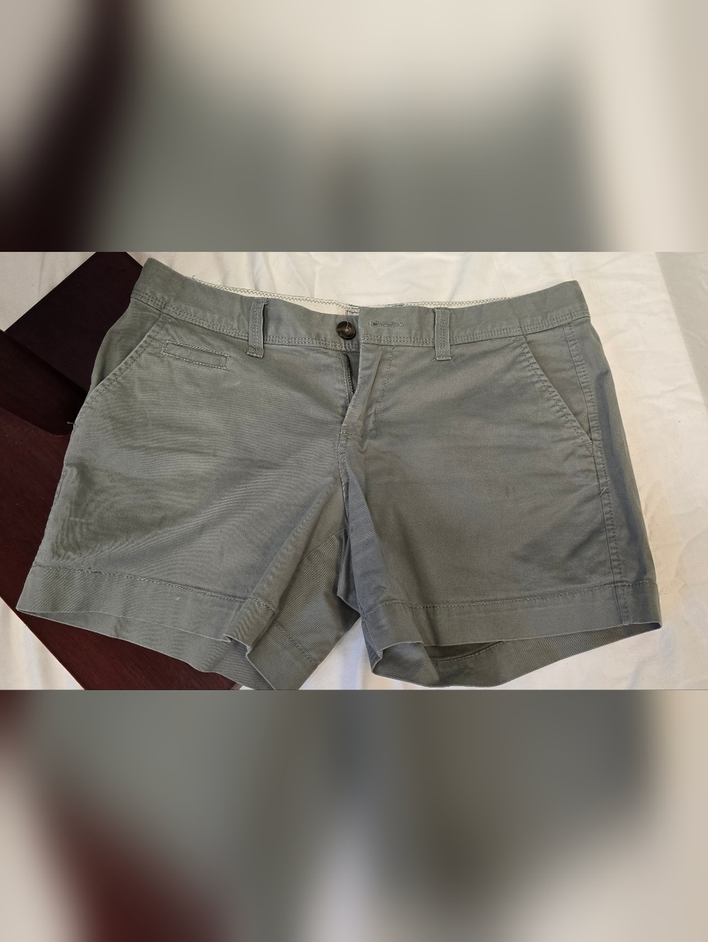 Old Navy Casual Women's Olive Green Cotton Chino Shorts 5" Inseam Size 4